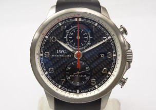 IWC ポルトギーゼ・ヨットクラブ 正面かｒ・・・ちょっとナナメになったせいで外周メモリと針がズレています
