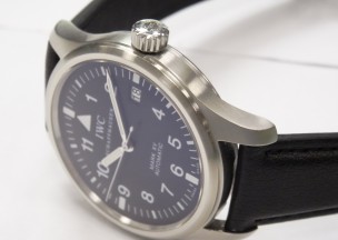IWC マーク15 修理前・よこから。すこーしだけ傷があります。