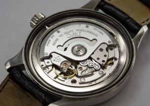 IWC マーク12 ルクルトベースのムーブメント。