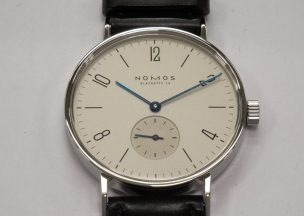 NOMOS タンジェント 正面から