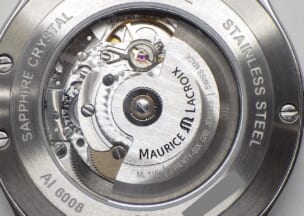モーリスラクロア アイコン オートマティック42 搭載しているムーブメントはセリタのCal.SW200-1をベースとしたCal.ML115です。ローターのMAURICEと印字された付近にモヤの様に黒い部分があるのがわかりますでしょうか。