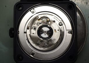 ベル＆ロス BR03-92-CBL 搭載しているムーブメントはセリタ Cal.SW300-1です。