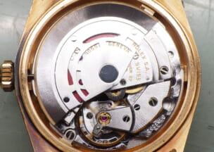 ロレックス オイスターパーペチュアル デイデイト 搭載しているムーブメントはCal.3035です。